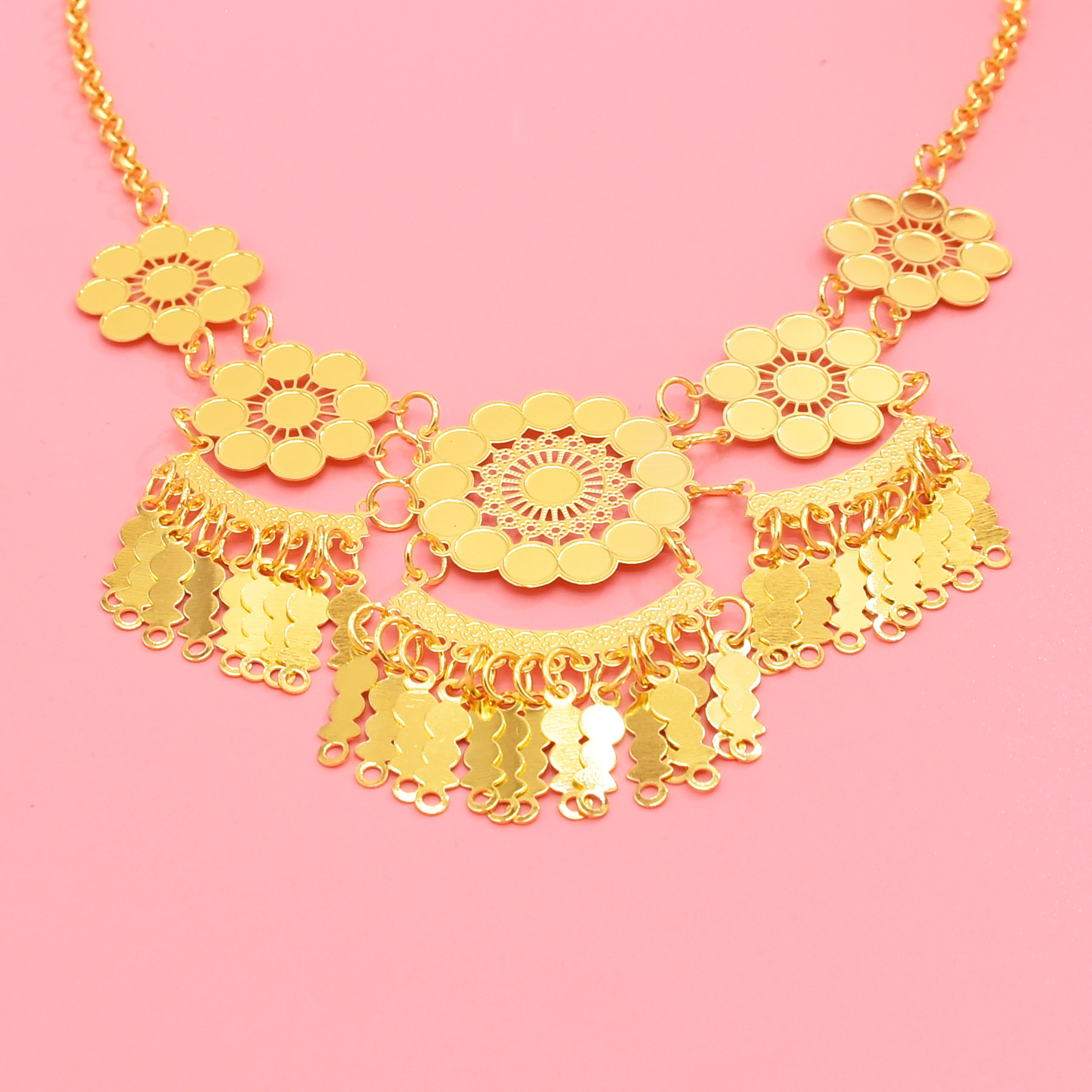 Hollow Carving Flower Pendants - đánh giá và giá Ethnic Fashion Dubai
